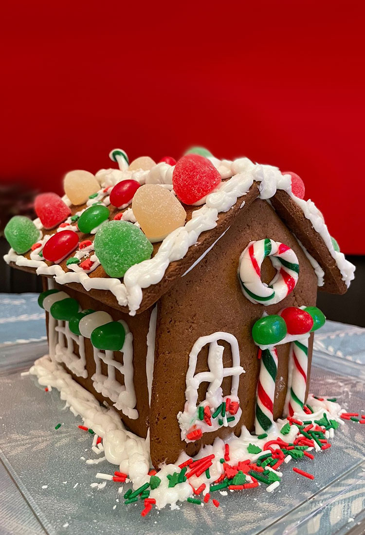 Christmas Wrap-Up - Gingerbread - Universal Logistics Universal & YOU Internal Newsletter - January 2025